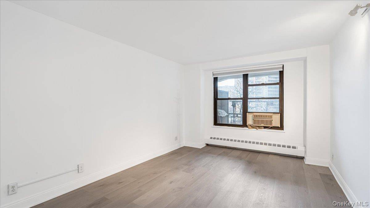61-35 98th St #7G, Rego Park, NY 11374