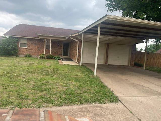 1208 S Bouziden DR, Moore, OK 73160