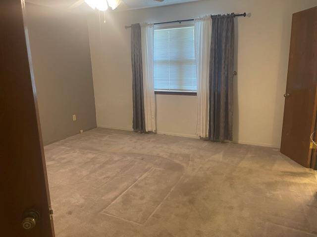 1208 S Bouziden DR, Moore, OK 73160