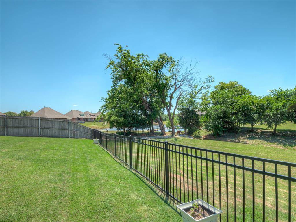9060 NW 149th TER, Yukon, OK 73099