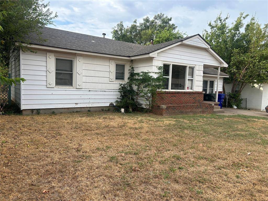 1012 N Locust LN, Midwest City, OK 73110