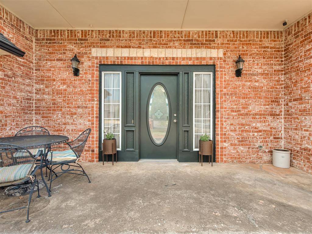 2365 Elm Tree LN, Blanchard, OK 73010
