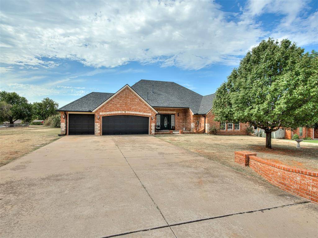 2365 Elm Tree LN, Blanchard, OK 73010