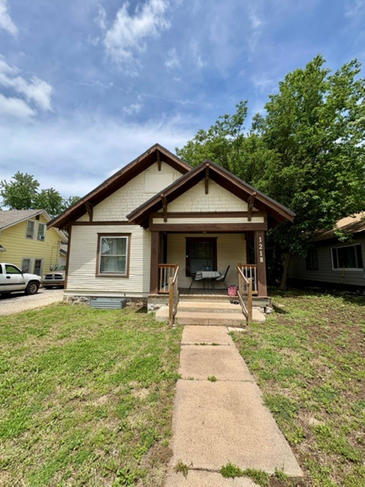 1218 W Central Ave, El Dorado, KS 67042