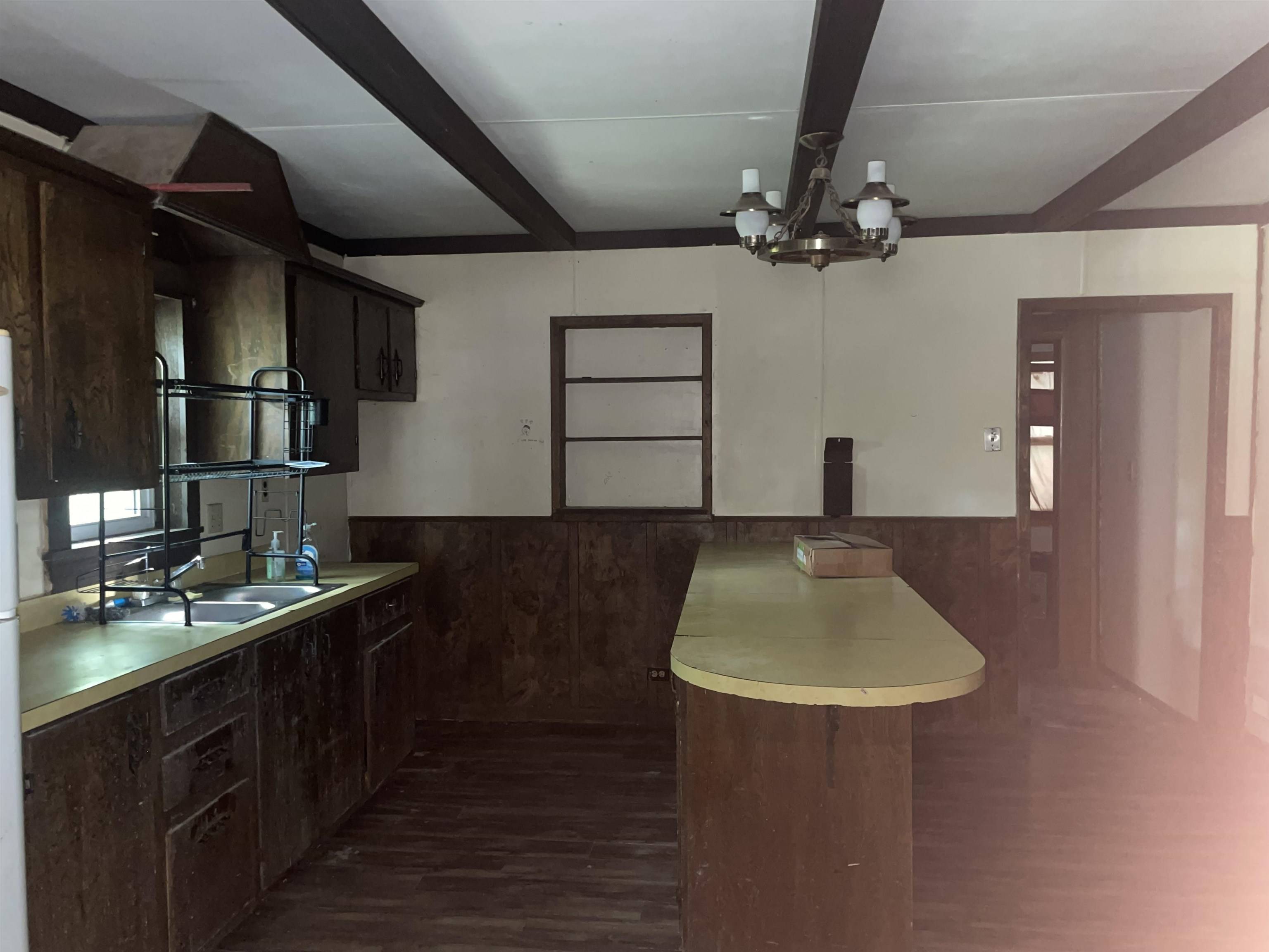 621 E 4th St, Wellington, KS 67152-2716