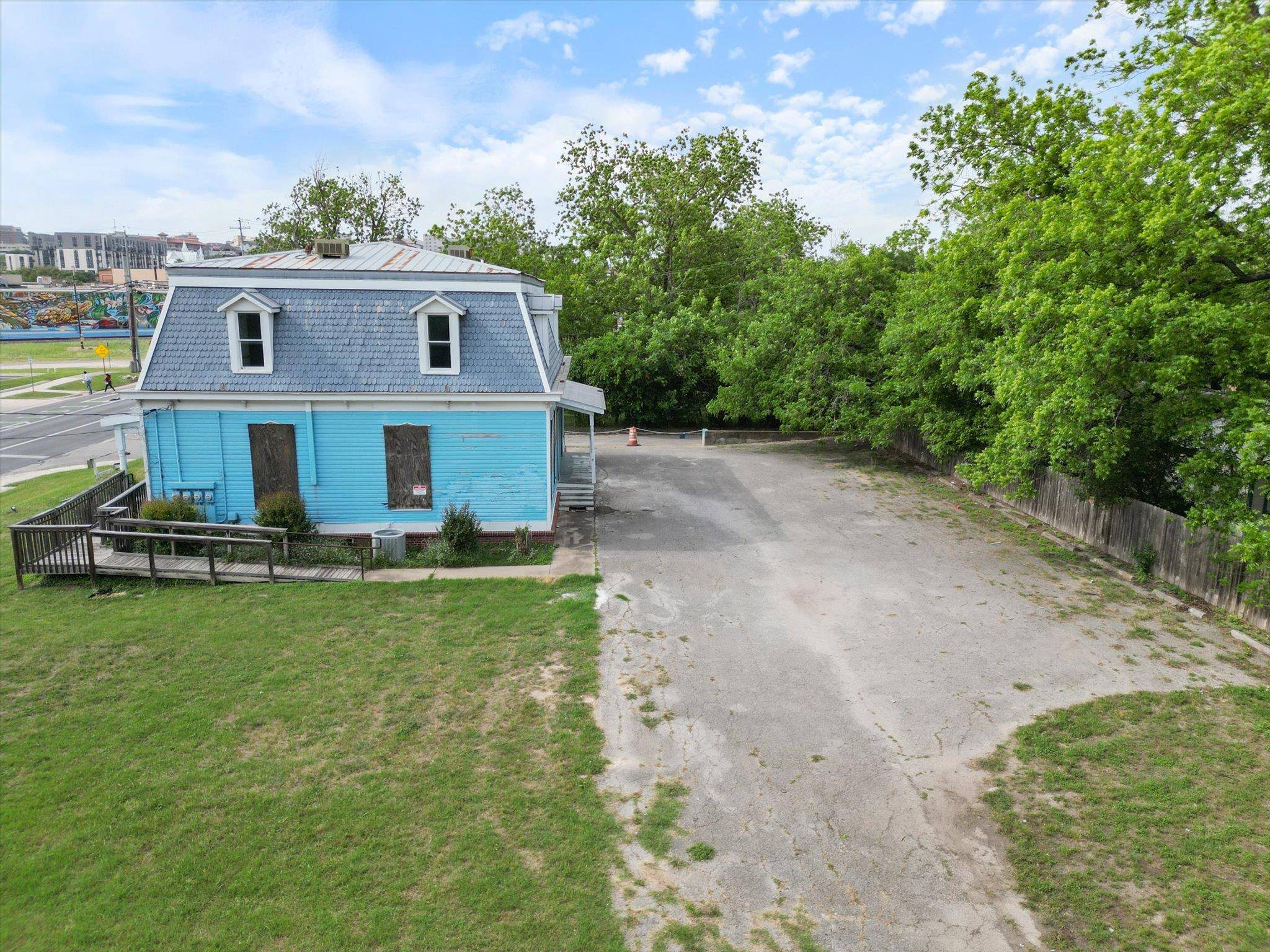 321 S Lbj DR, San Marcos, TX 78666