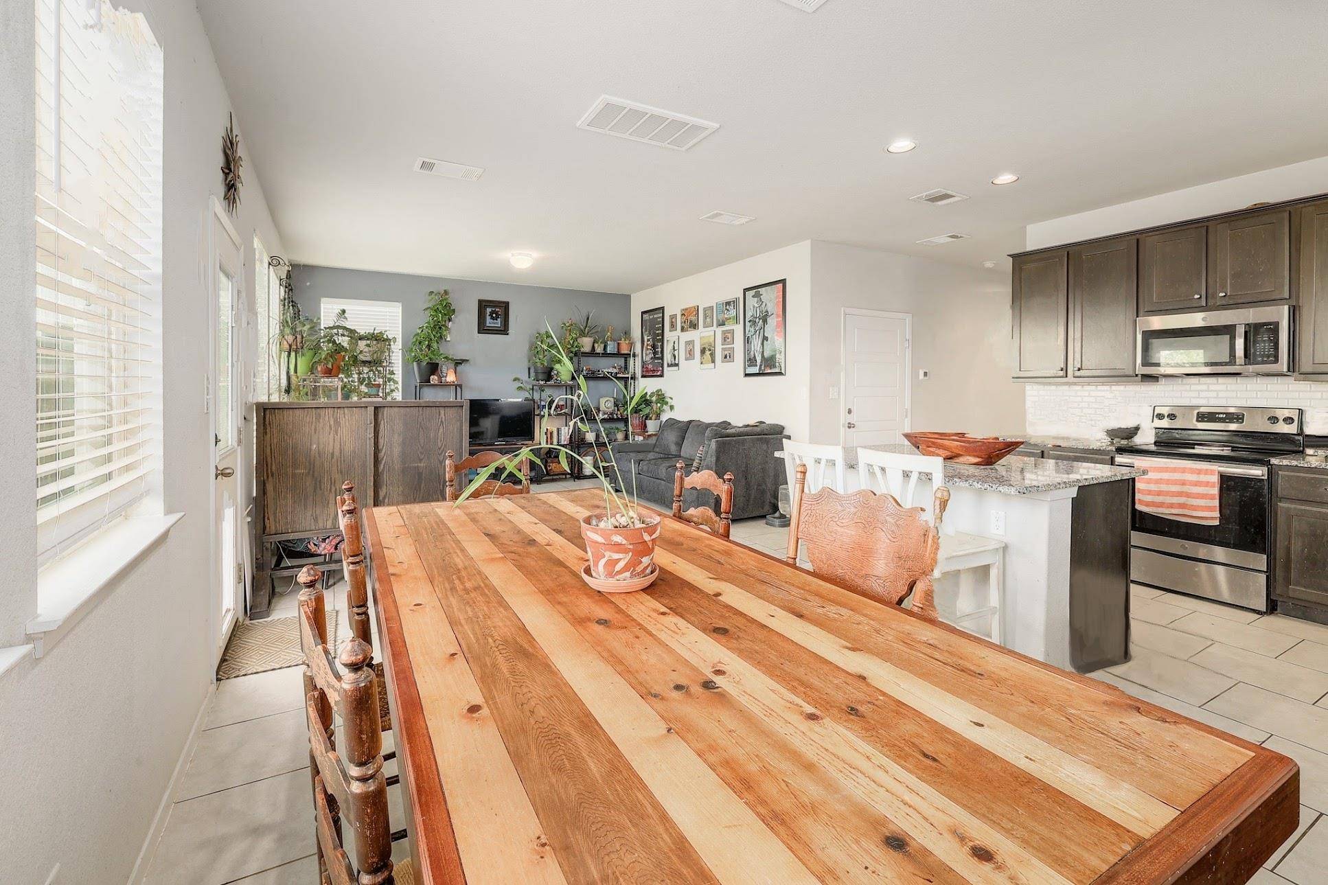 204 W Point WAY, Elgin, TX 78621