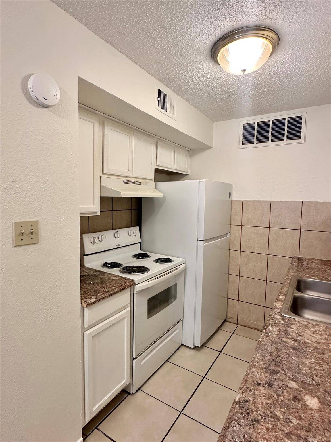 4322 Gillis ST #106, Austin, TX 78745