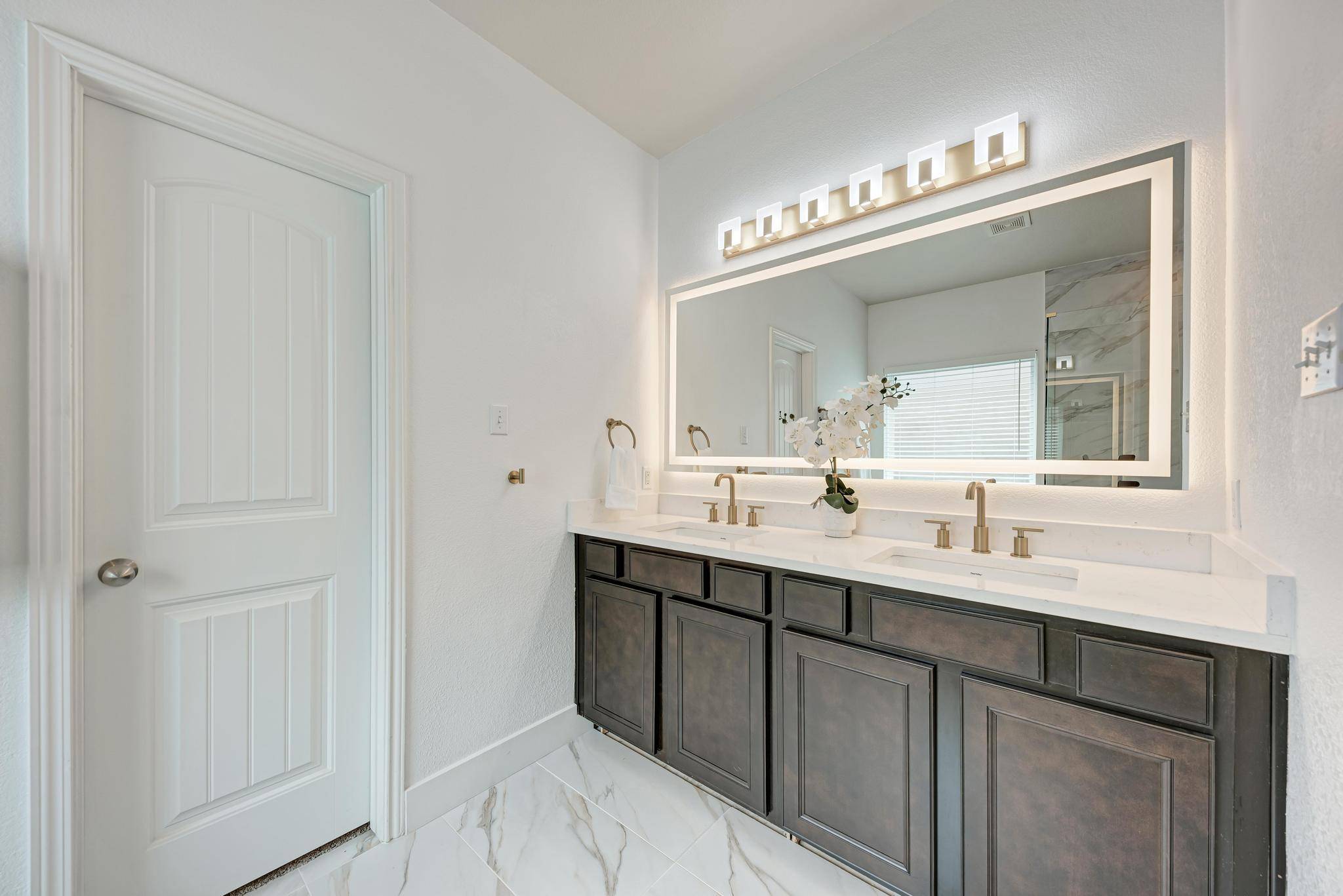 1704 Stonehaven LN, Round Rock, TX 78665