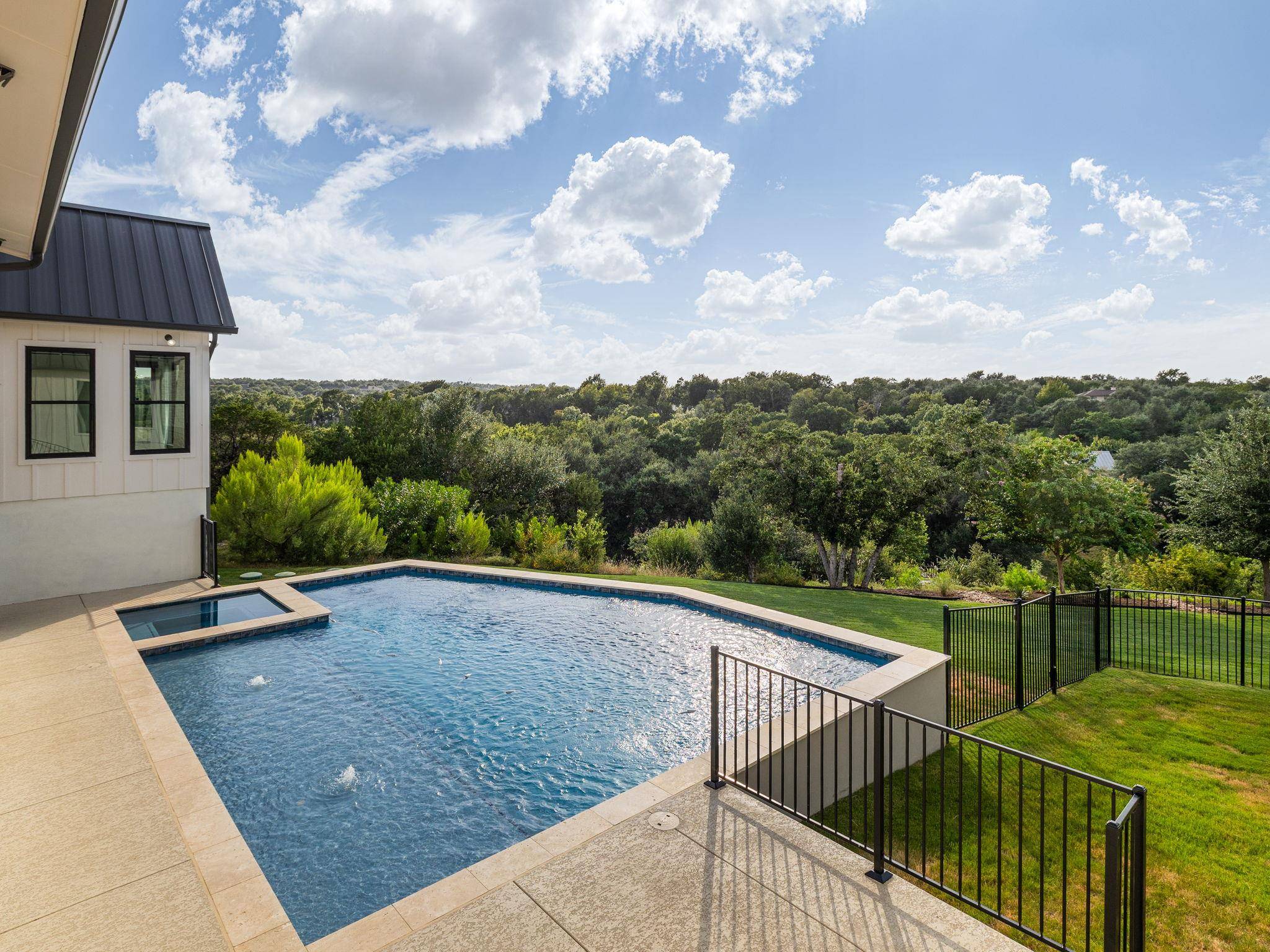 200 Maravilla Bluff LN, Georgetown, TX 78628
