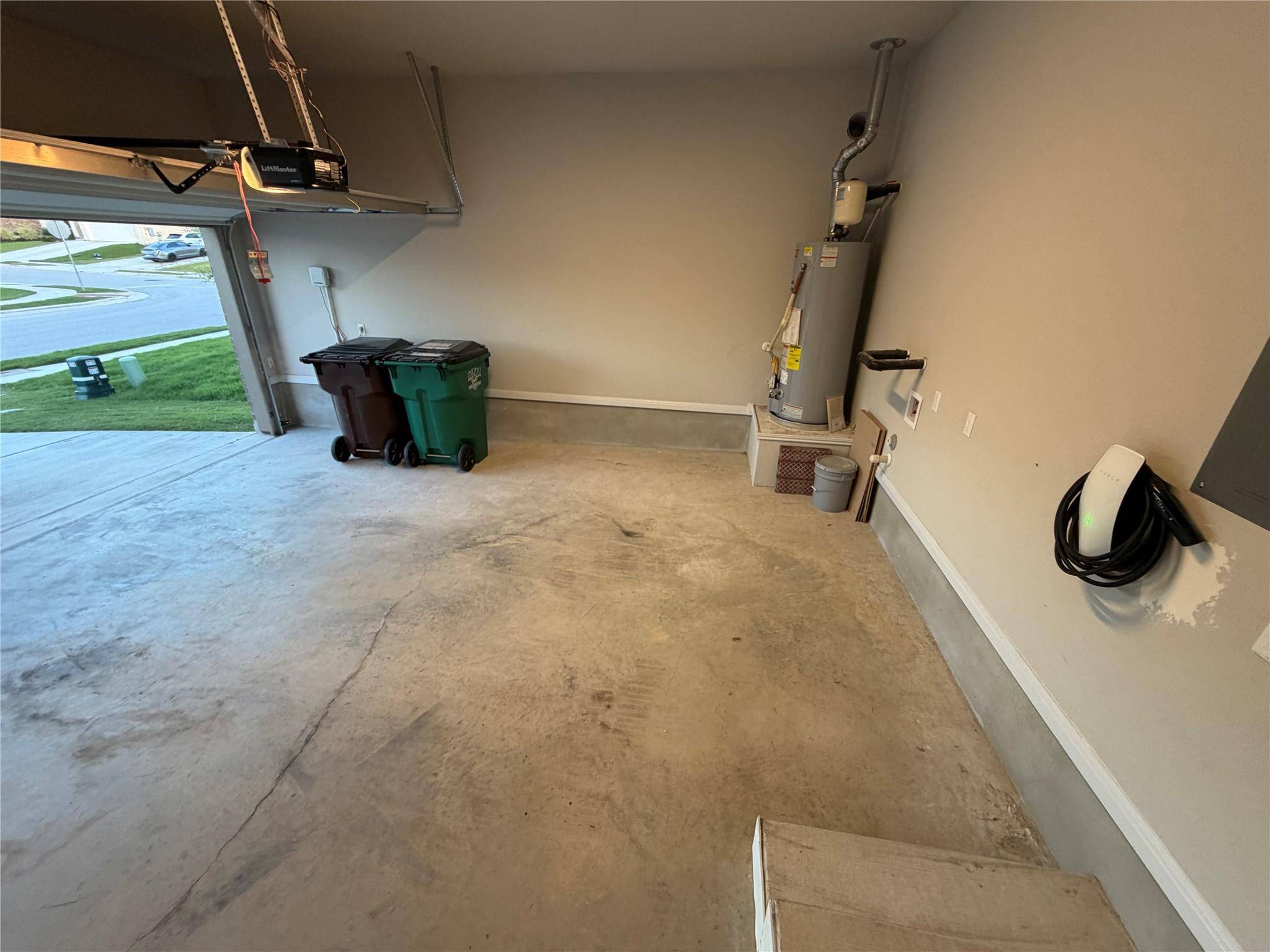 228 Castlefields ST, Hutto, TX 78634