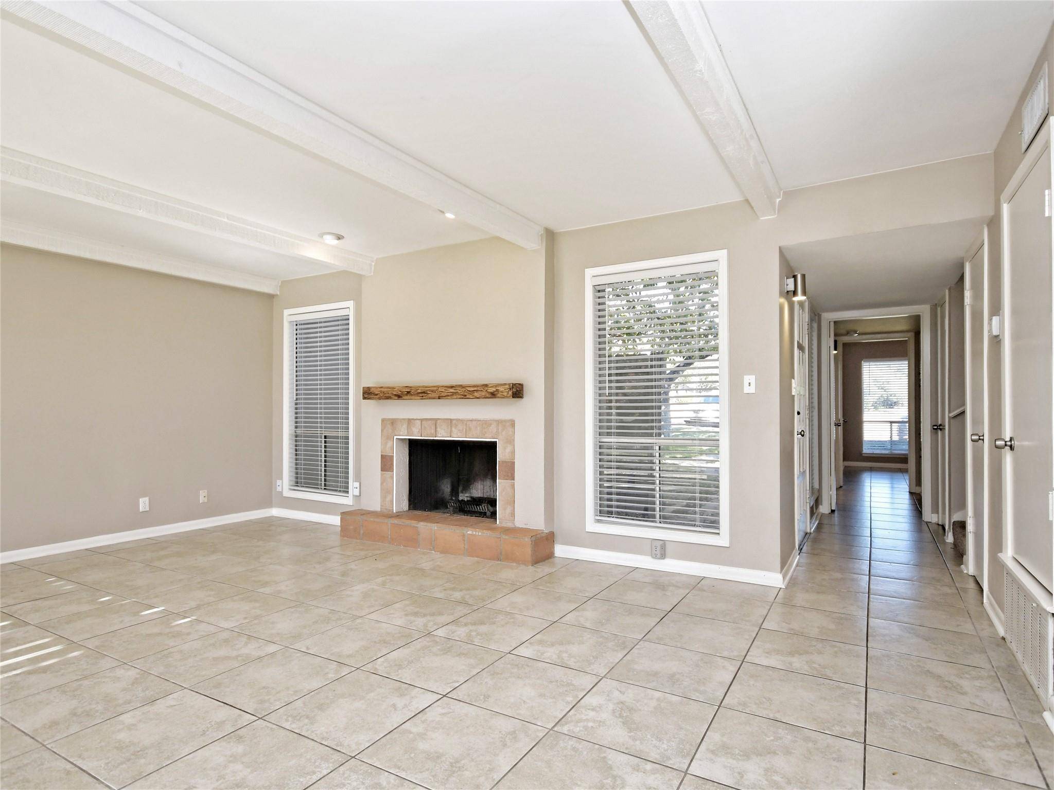 100 Lido CIR #G2, Lakeway, TX 78734