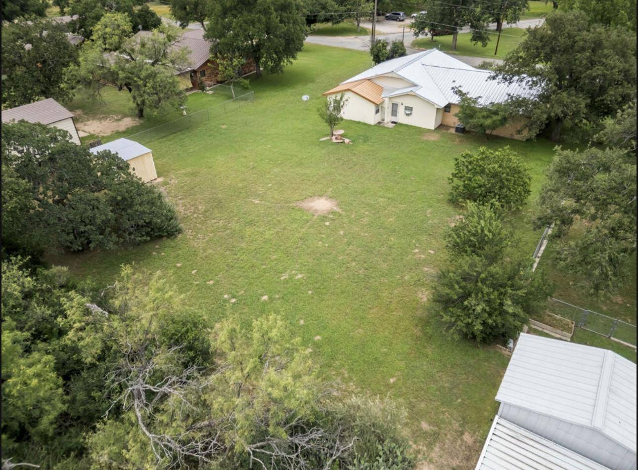 301 Reven Acres DR, Kingsland, TX 78639