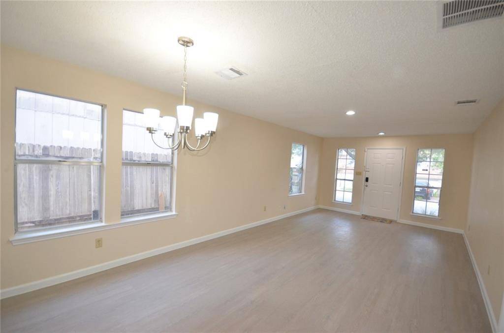 13903 Lothian DR, Pflugerville, TX 78660