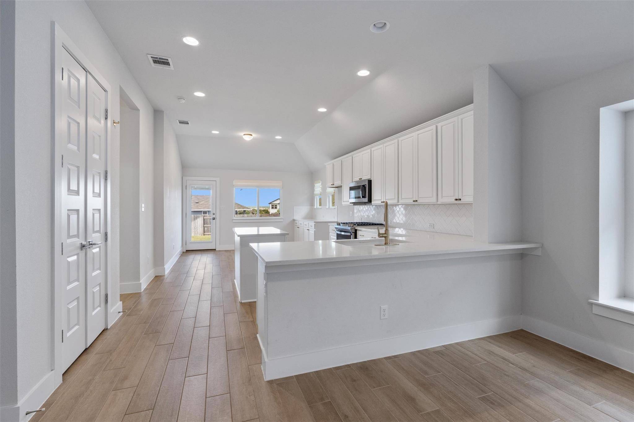 101 Broken Oak DR, Liberty Hill, TX 78642