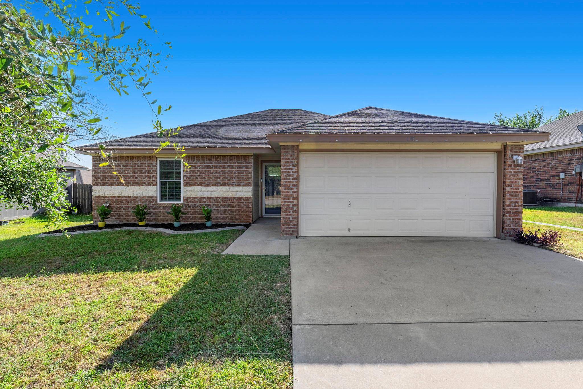 116 Soapstone DR, Jarrell, TX 76537