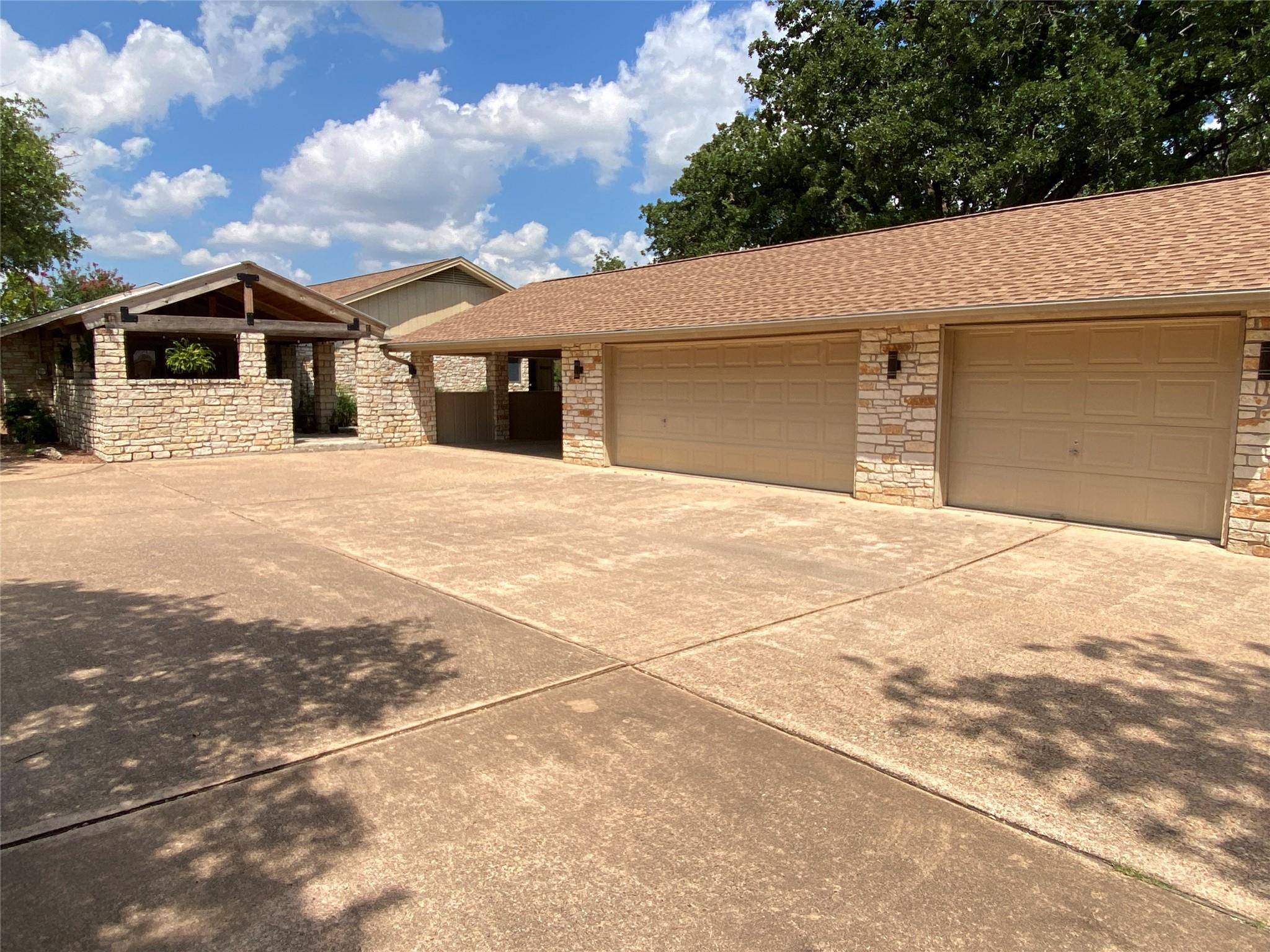 301 Richland LN, Georgetown, TX 78628