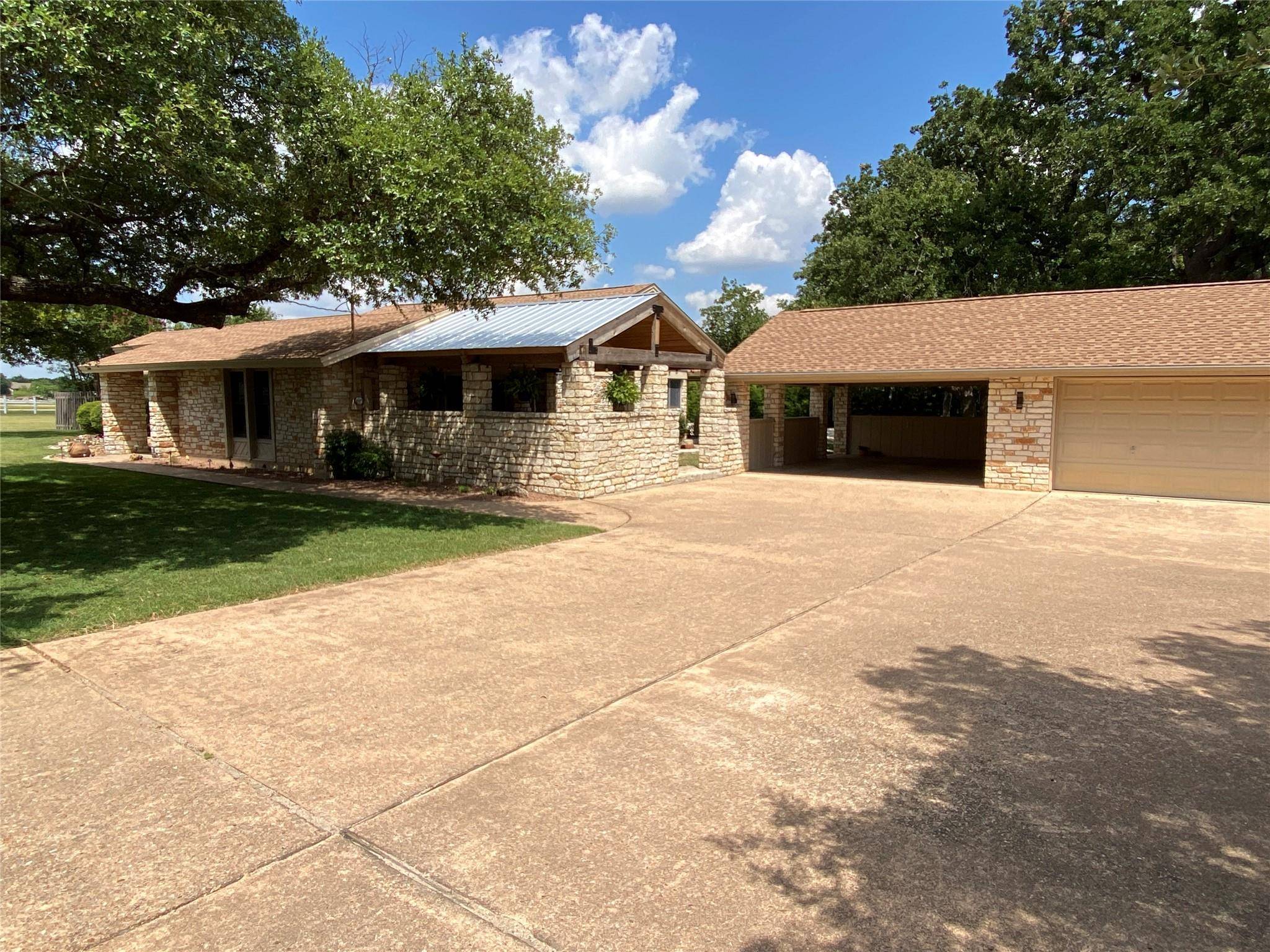 301 Richland LN, Georgetown, TX 78628