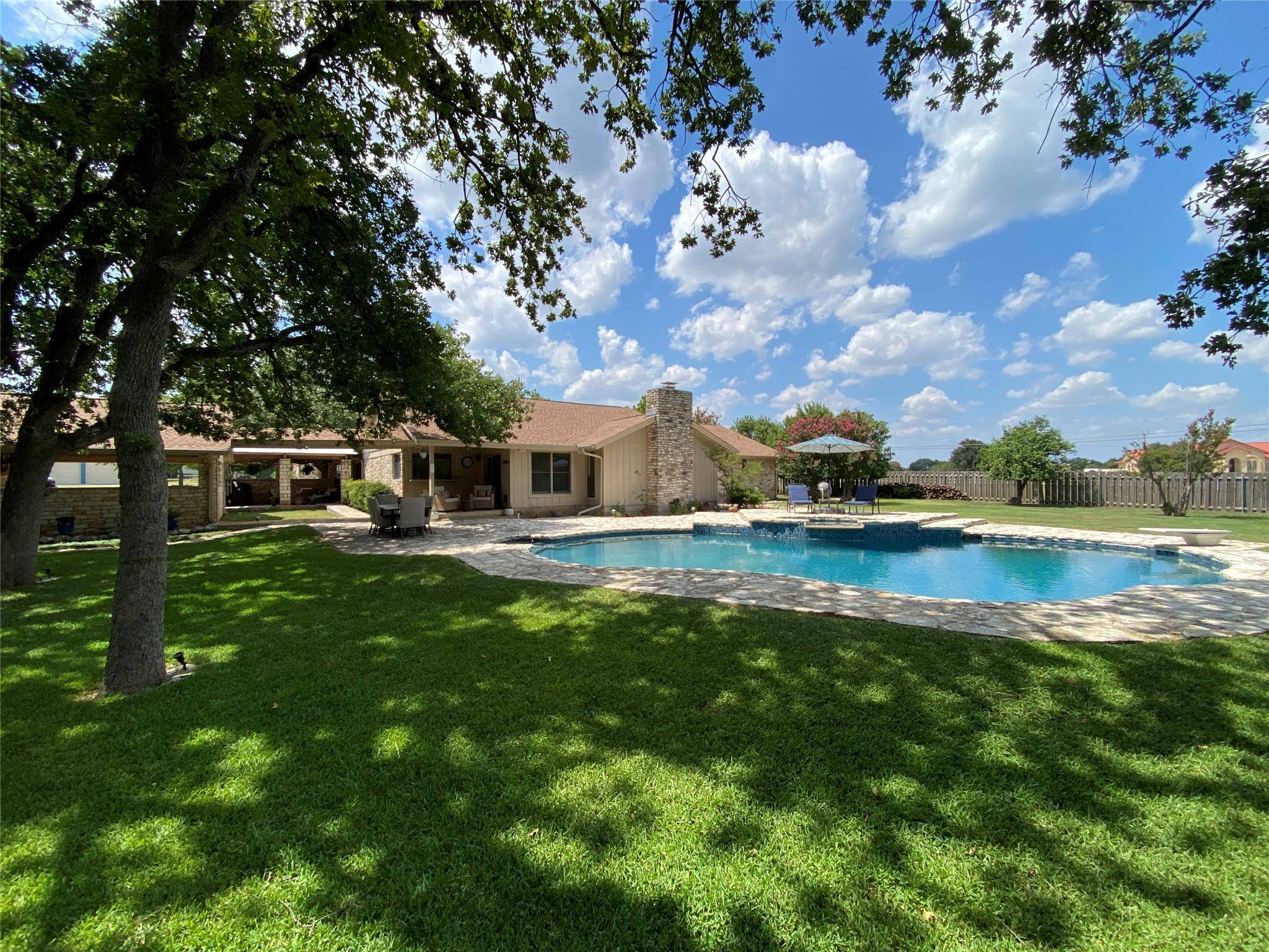 301 Richland LN, Georgetown, TX 78628