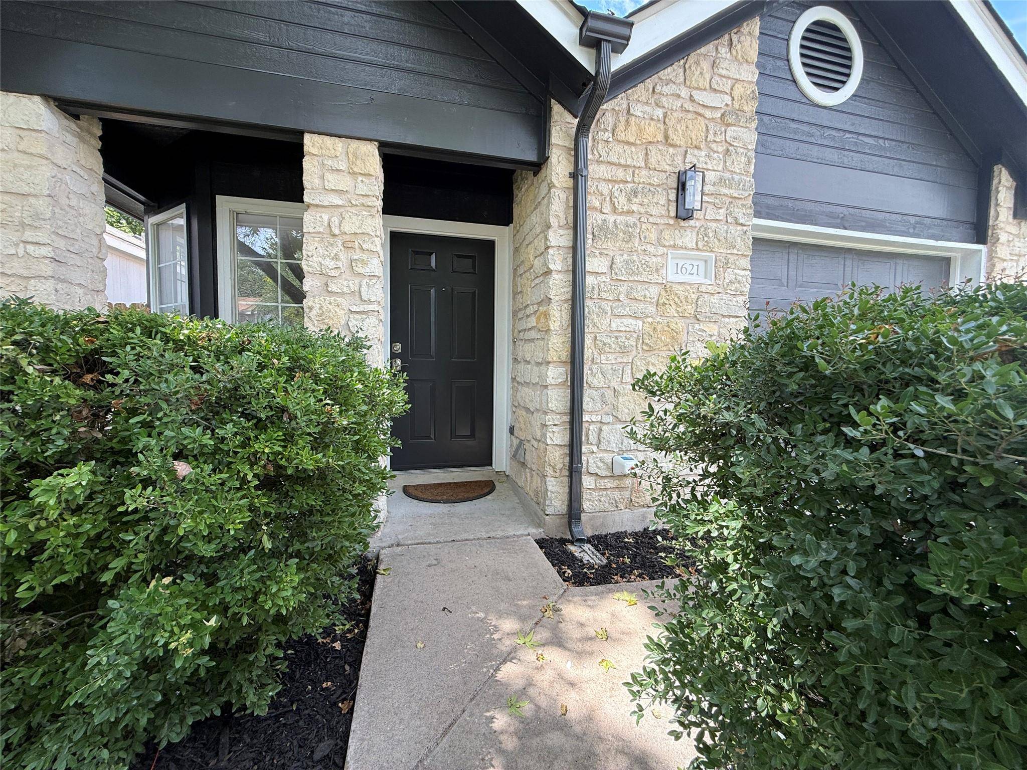 1621 Parkfield CIR, Round Rock, TX 78664