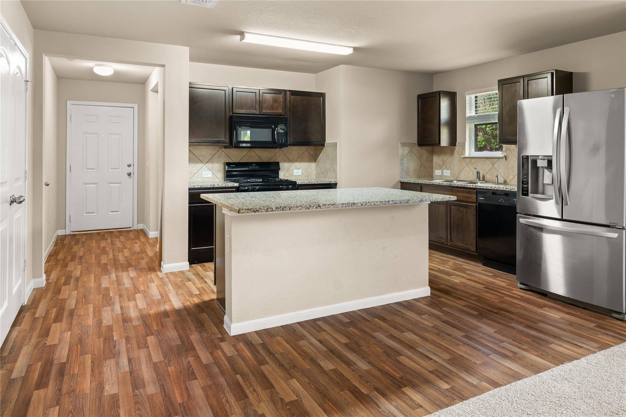 1102 Mitchell DR, Hutto, TX 78634