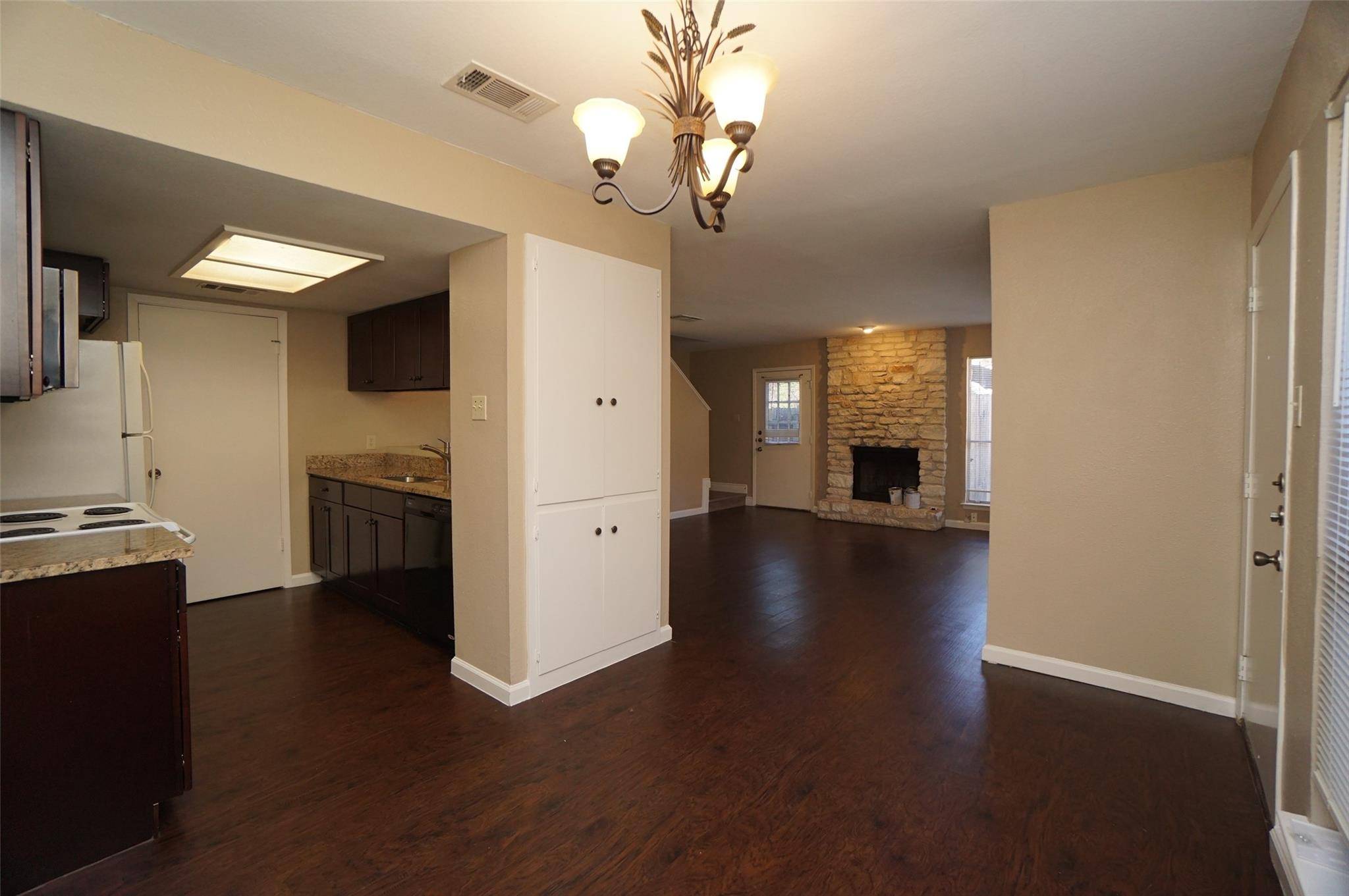 9100 Mountain RDG #6A, Austin, TX 78759