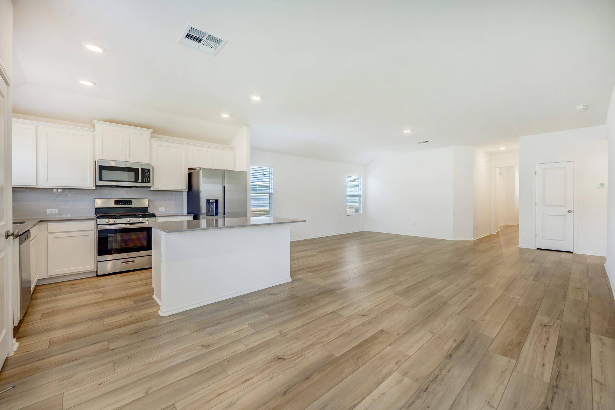 171 Mendoza, Kyle, TX 78640