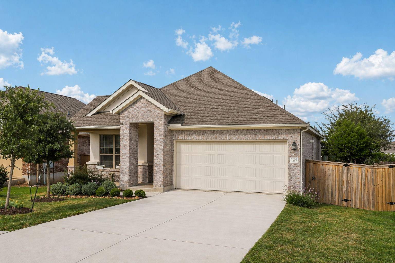 124 FOUNTAIN GRASS DR, San Marcos, TX 78666