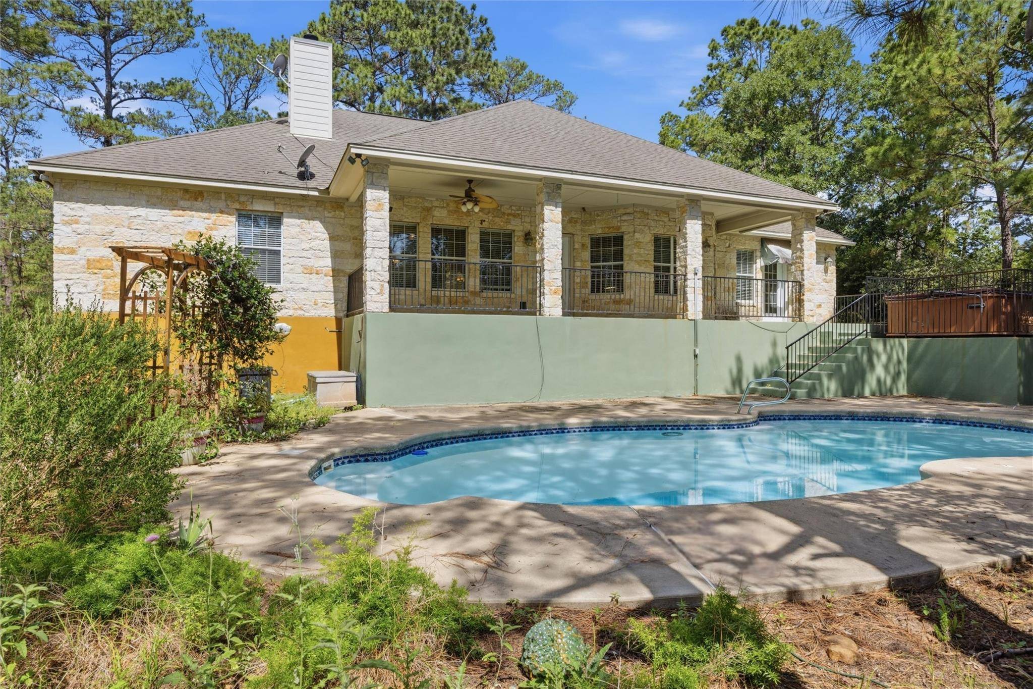 103 Kamaiki Drive, Bastrop, TX 78602