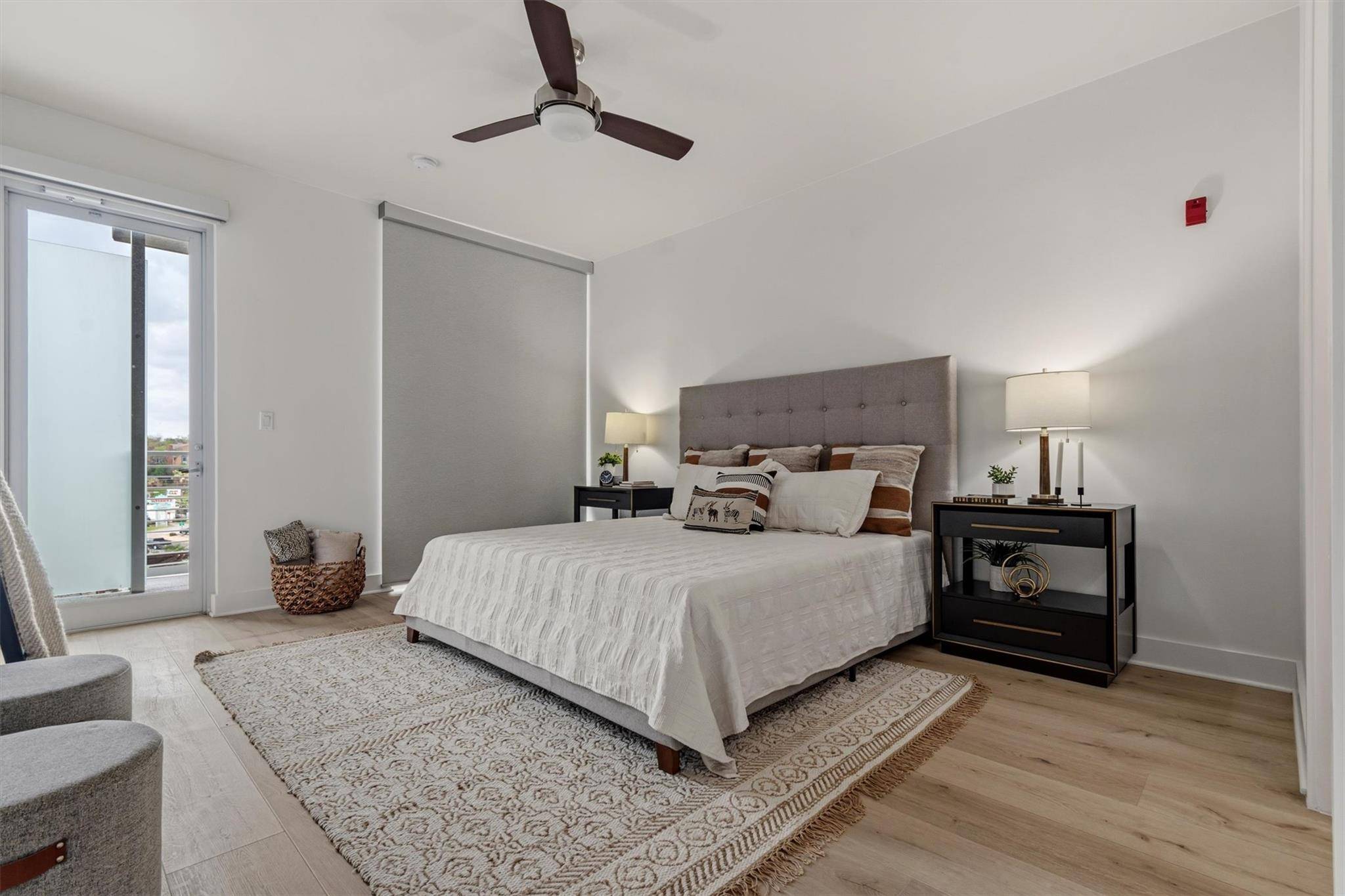 210 Lee Barton DR #517, Austin, TX 78704