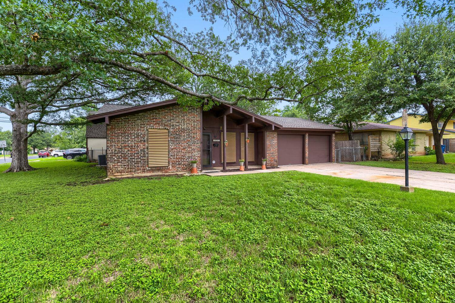 5001 Creekline DR, Austin, TX 78745