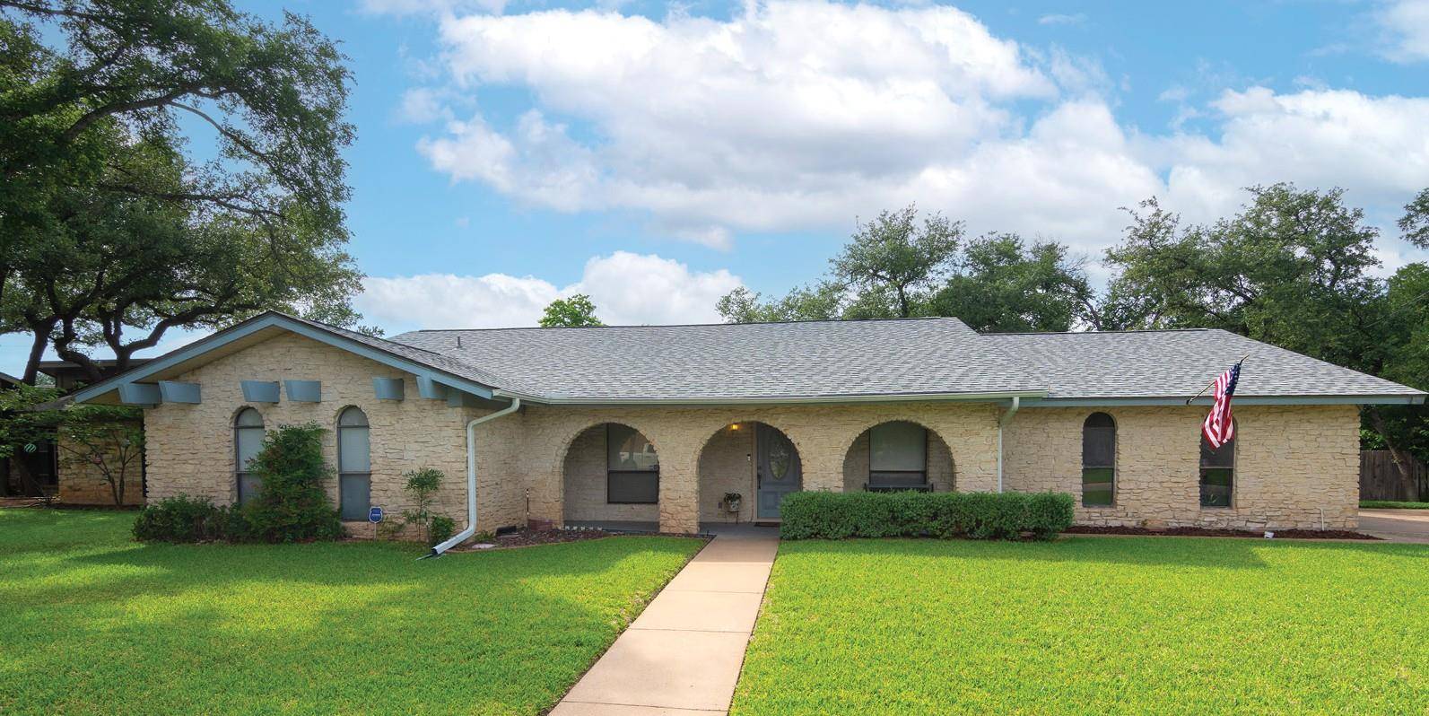 1002 Bluff DR, Round Rock, TX 78681