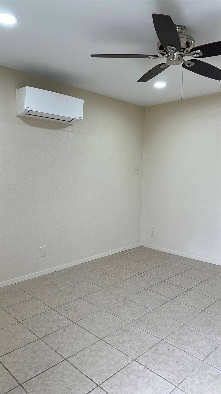 1231 N Lbj DR #9, San Marcos, TX 78666