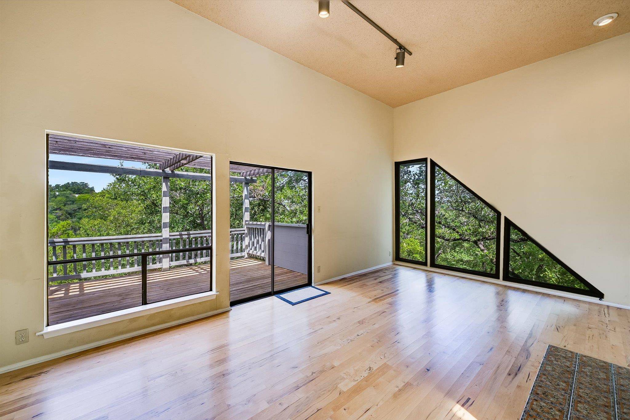 8804 Mountain Path CIR, Austin, TX 78759
