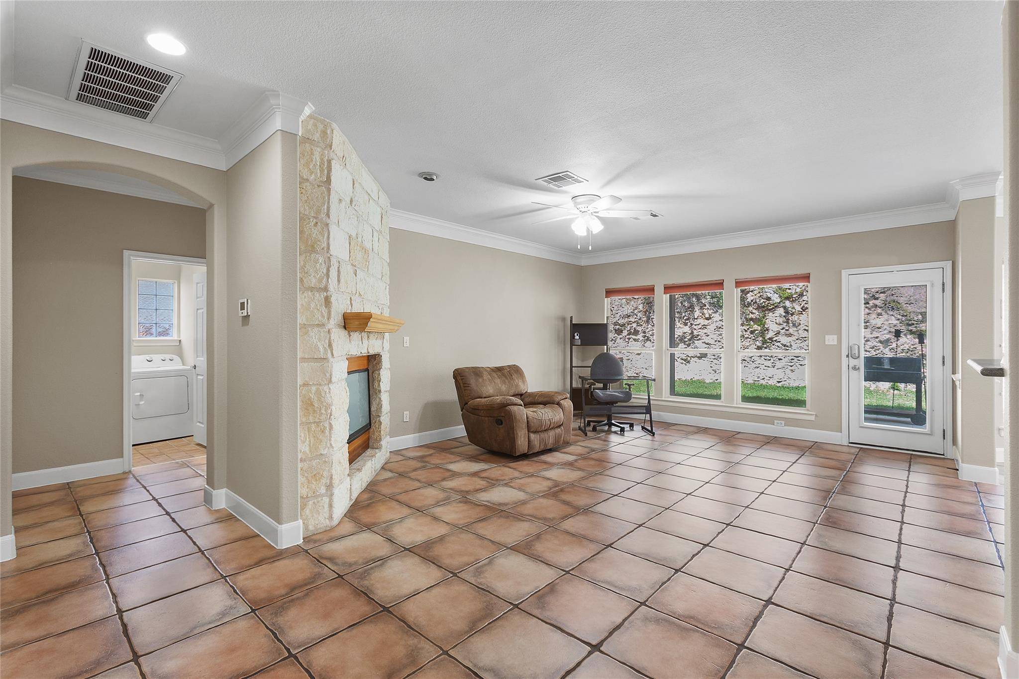 6914 Thorncliffe DR, Austin, TX 78731