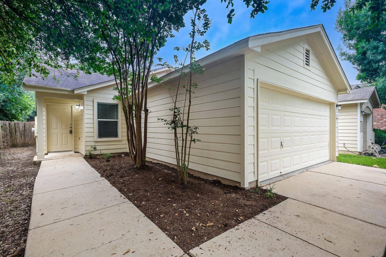 6733 Doyal DR, Austin, TX 78747