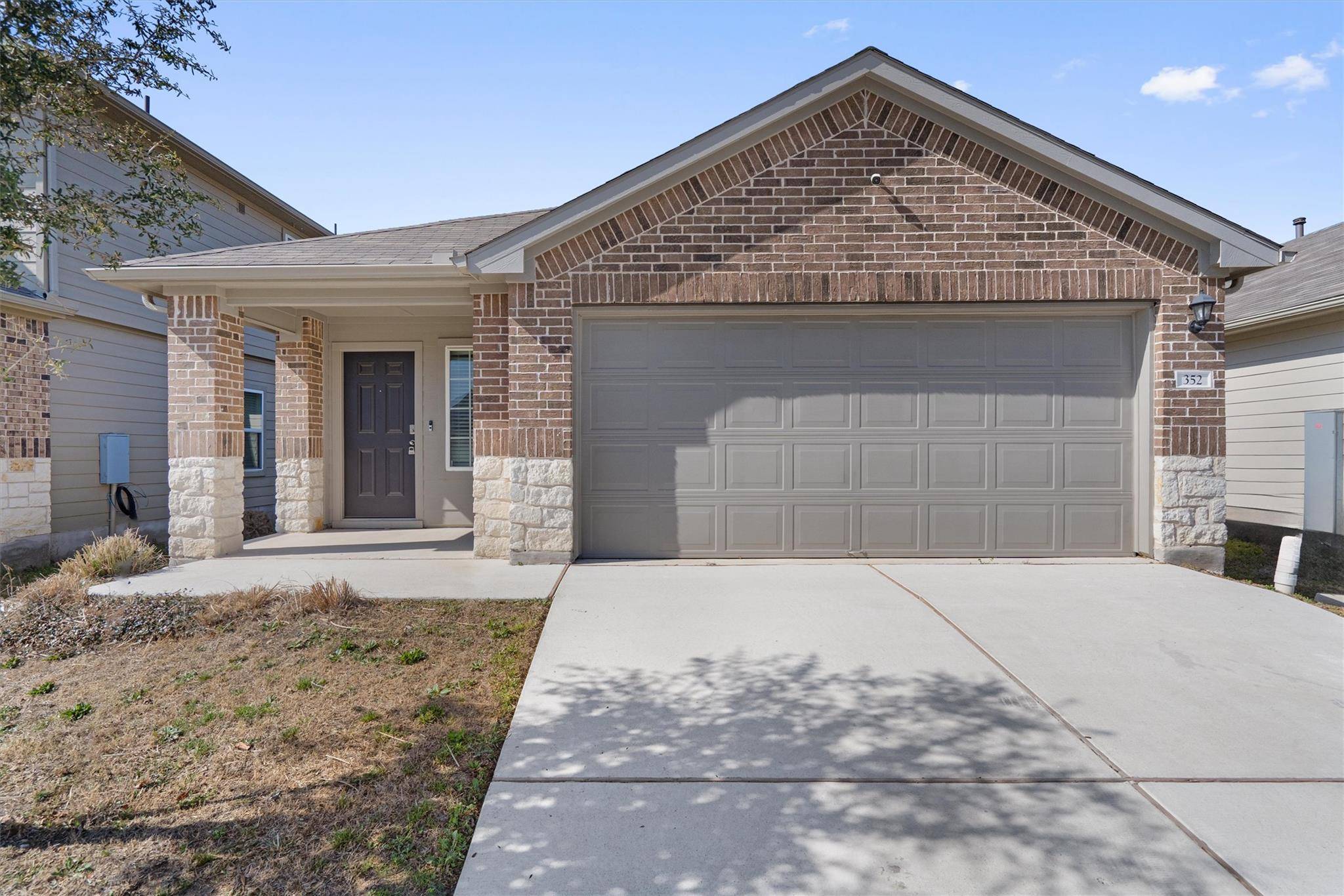 352 Sickle LOOP, Uhland, TX 78640