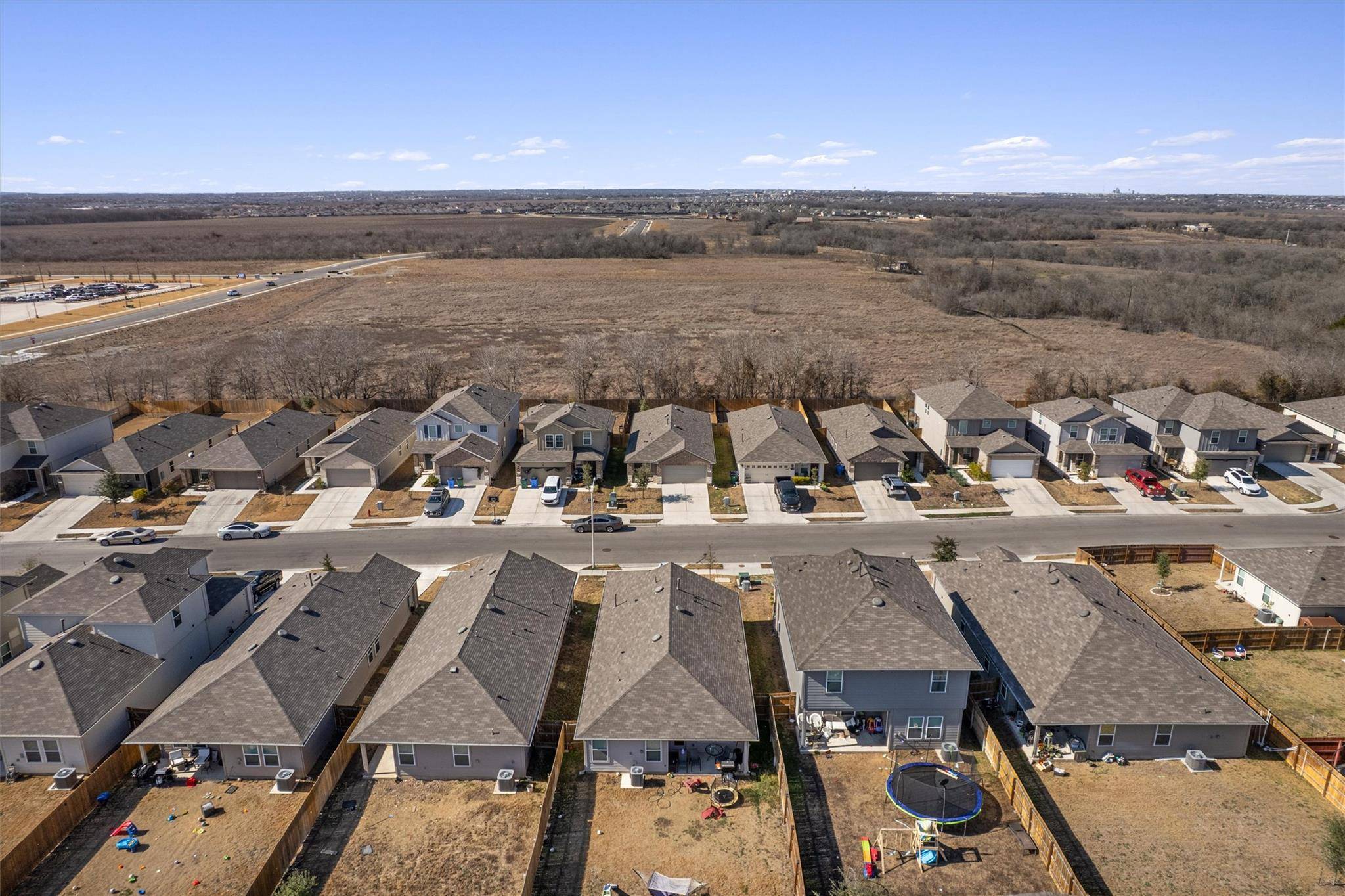 352 Sickle LOOP, Uhland, TX 78640