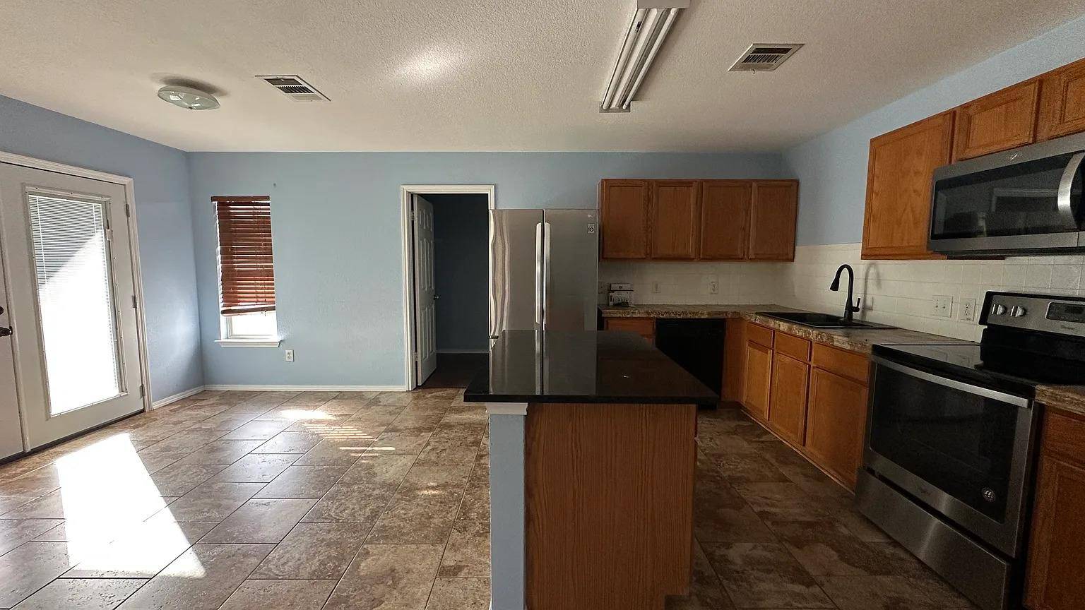 13105 Lofton Cliff DR, Del Valle, TX 78617