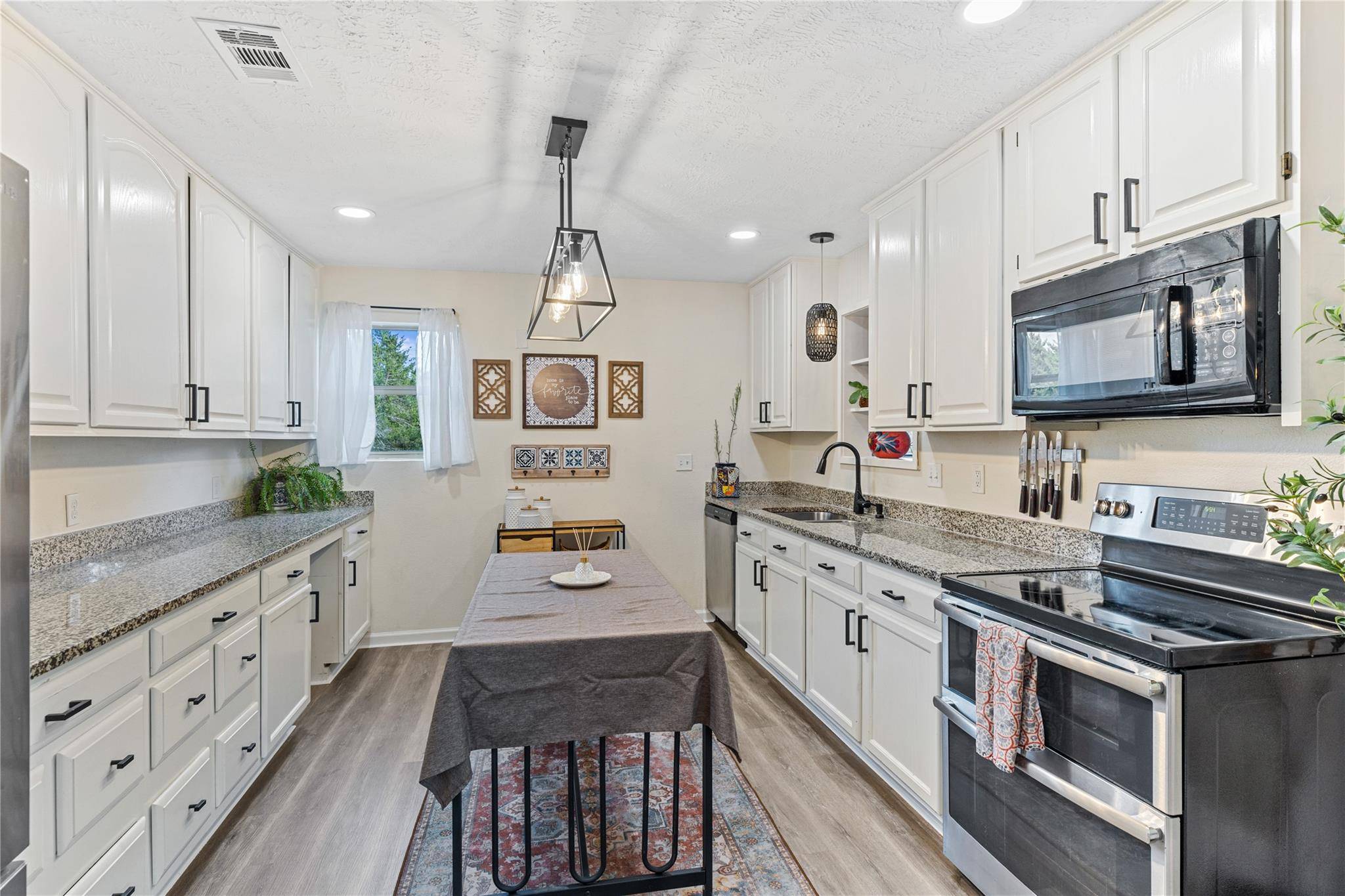 30 Pecan 2, Florence, TX 76527