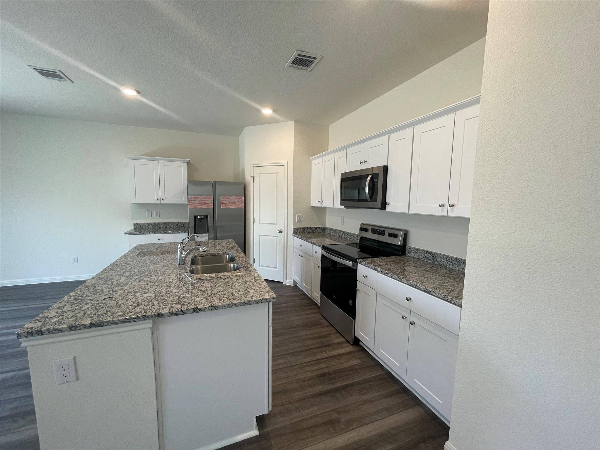 190 Light Timber RD, Maxwell, TX 78656