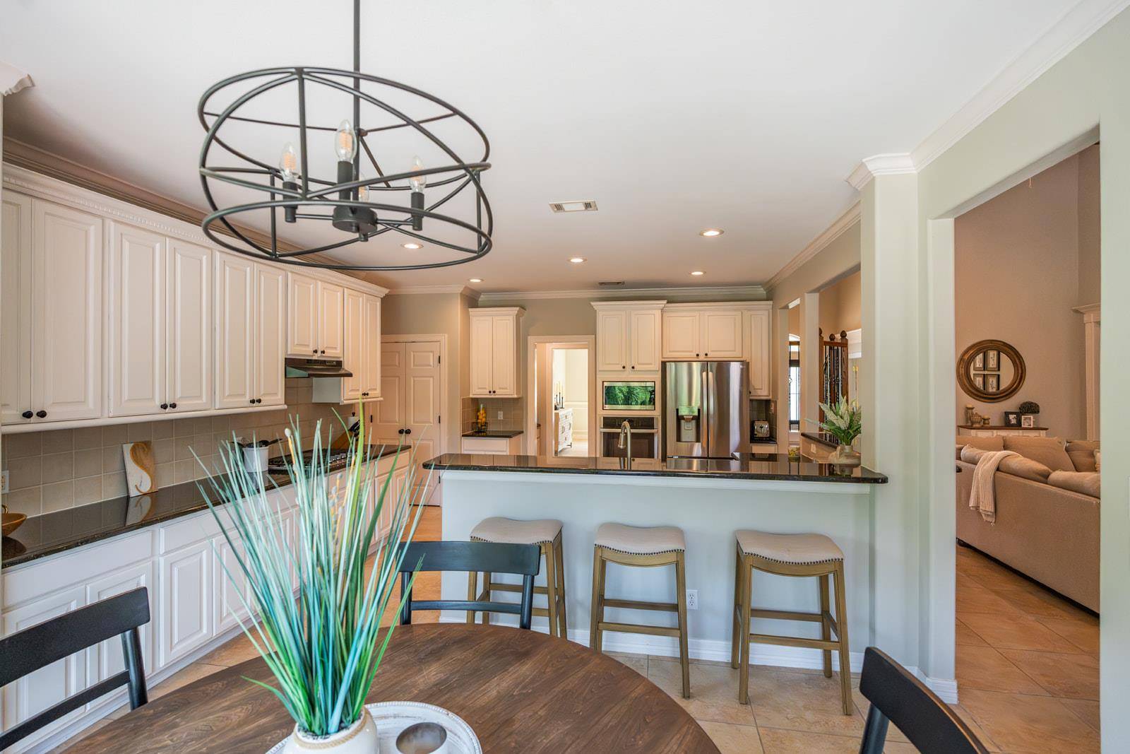511 Broken Lance DR, Dripping Springs, TX 78620