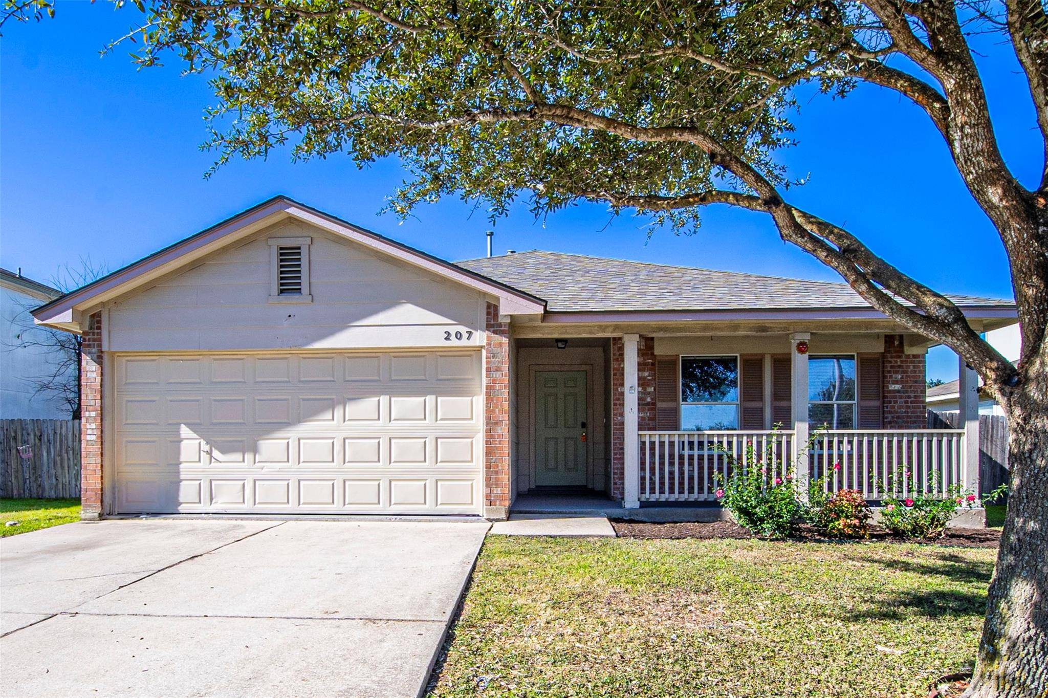 207 Mitchell DR, Hutto, TX 78634
