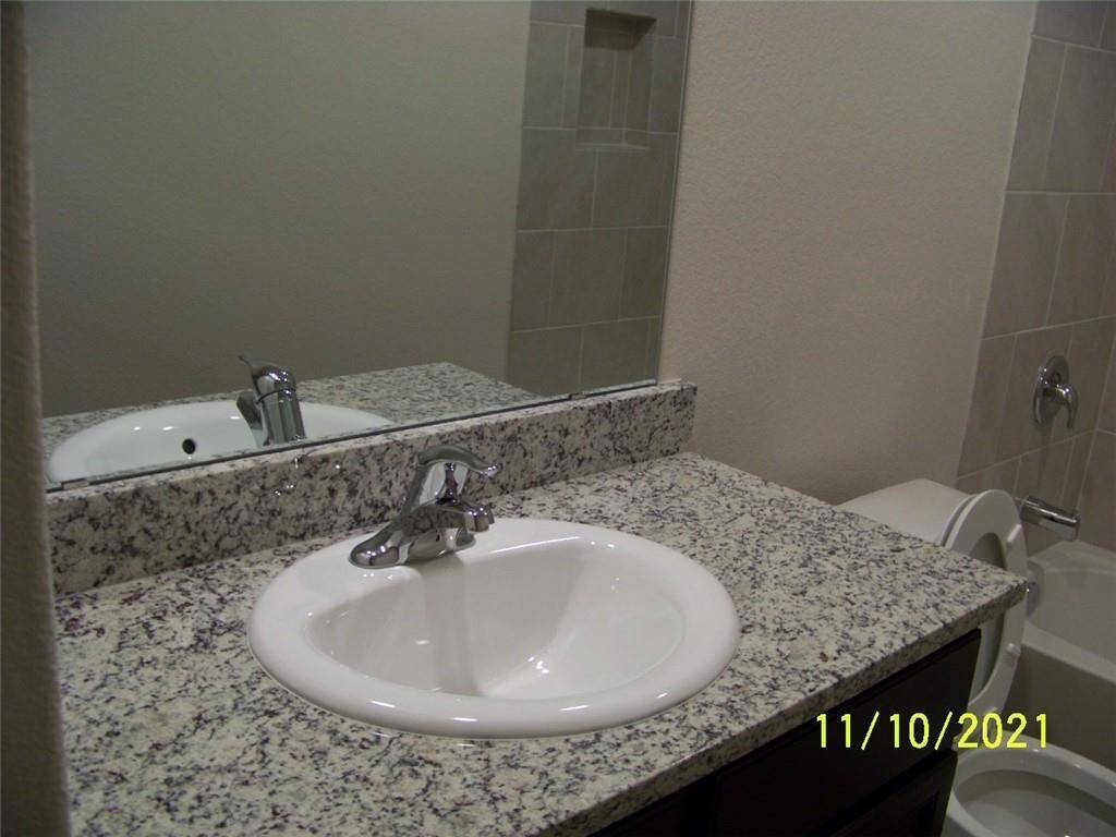217 Sunnymeade LN, Jarrell, TX 76537