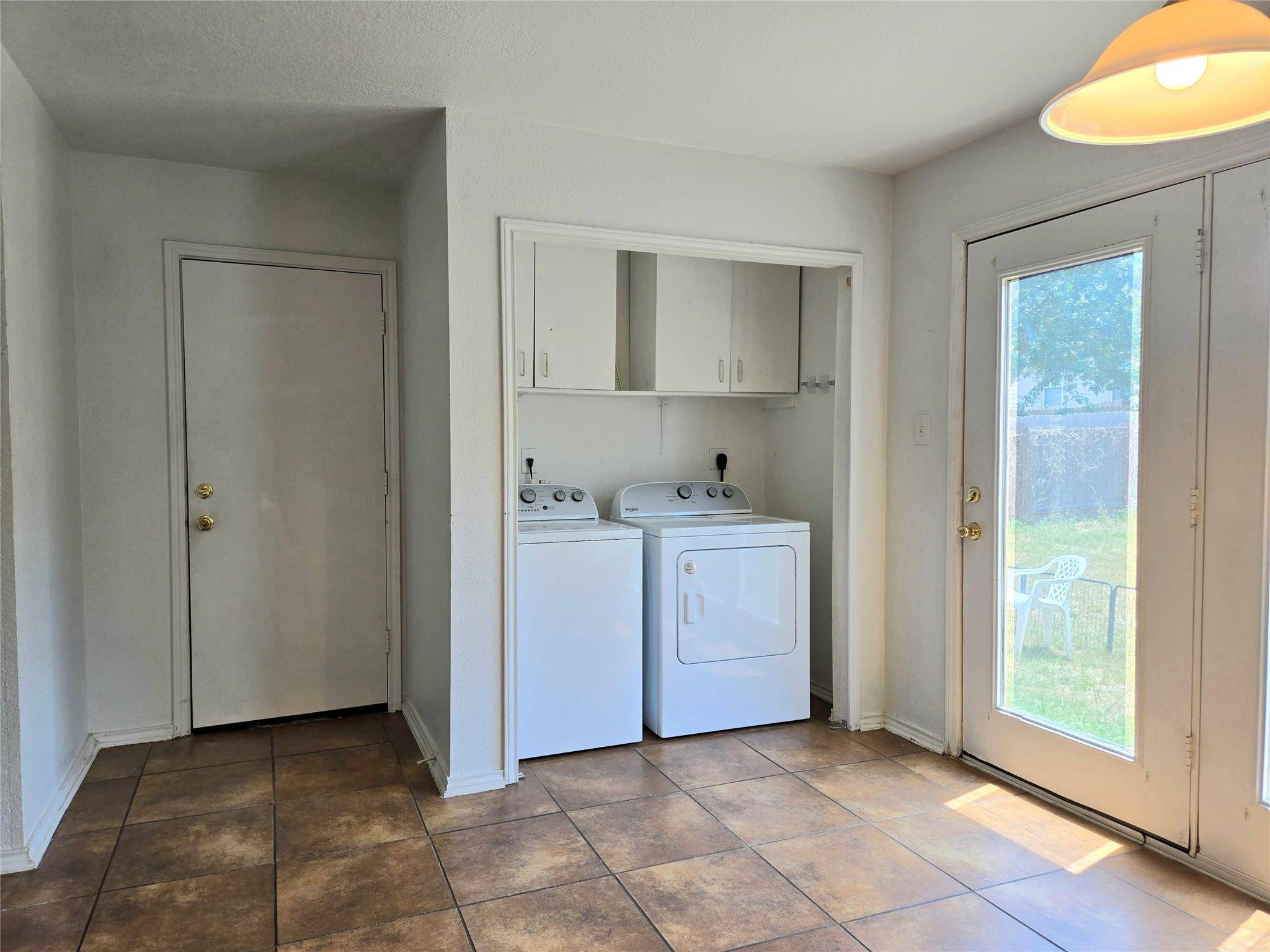 161 Beech DR, Kyle, TX 78640