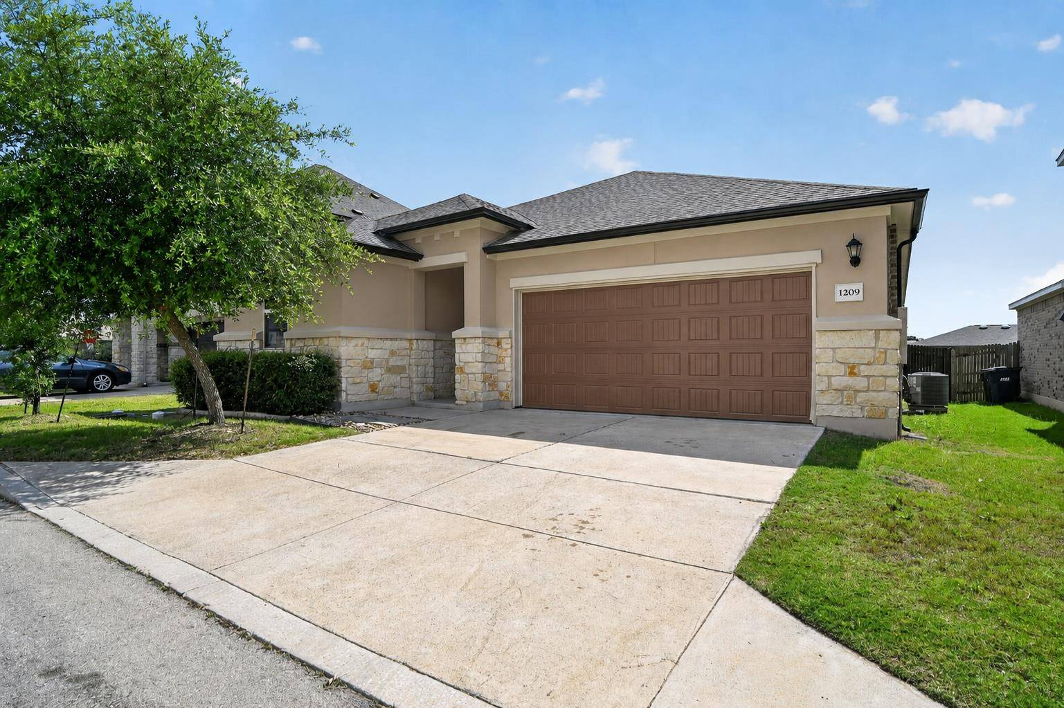 1209 Natchez TRL #99, Leander, TX 78641