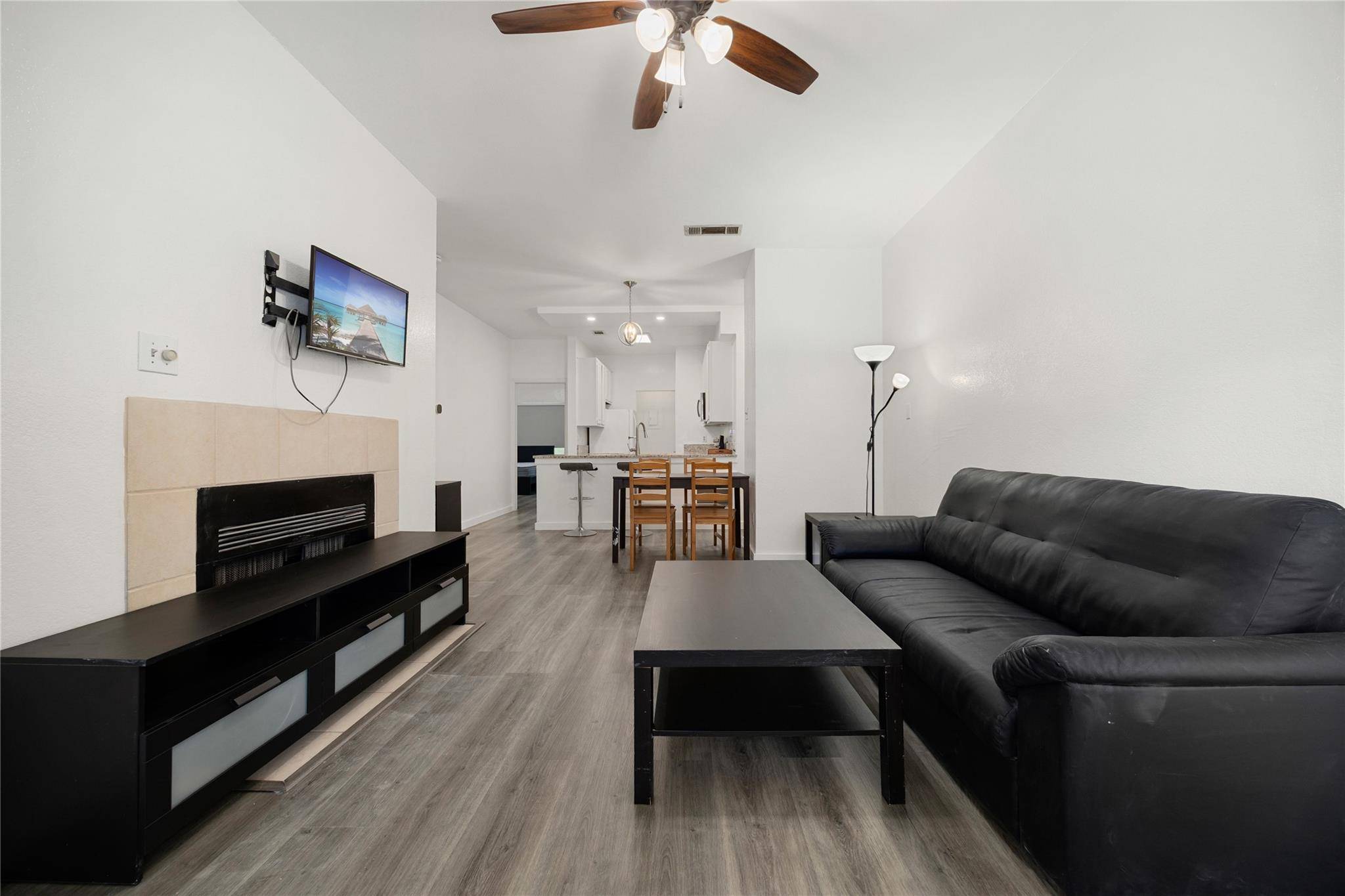 806 W 24th ST #213, Austin, TX 78705