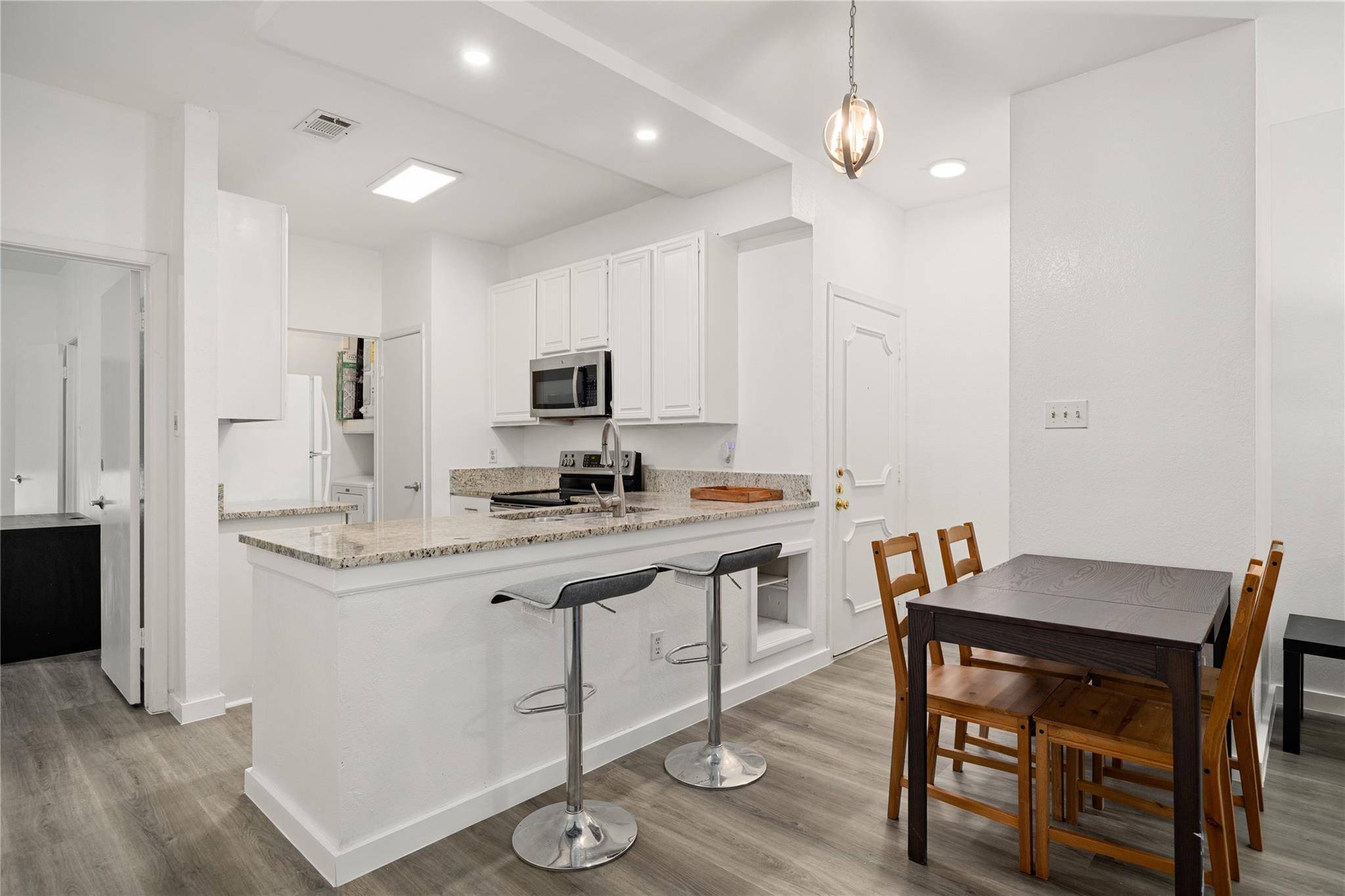 806 W 24th ST #213, Austin, TX 78705