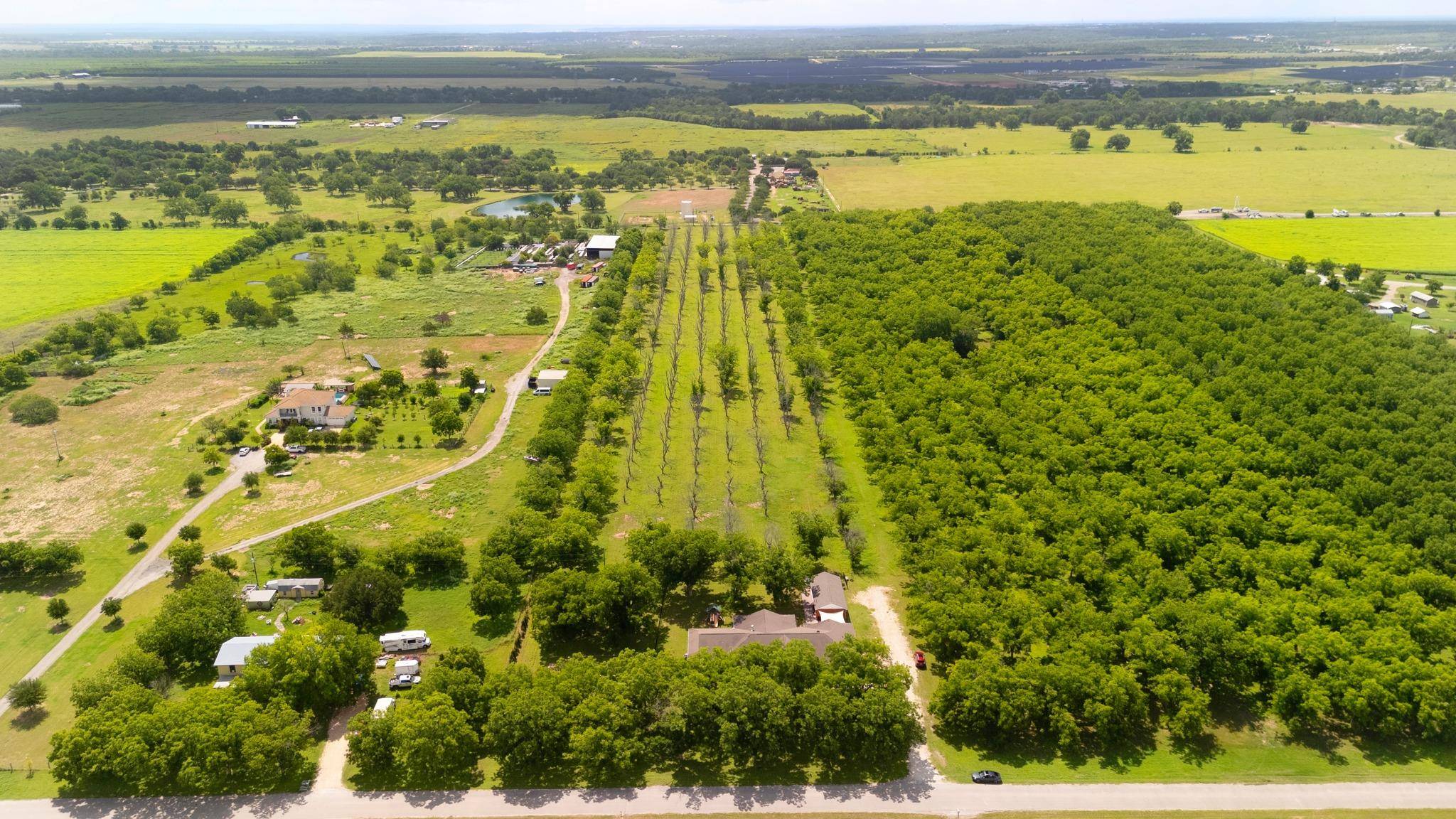 3717 Buck LN, Garfield, TX 78617