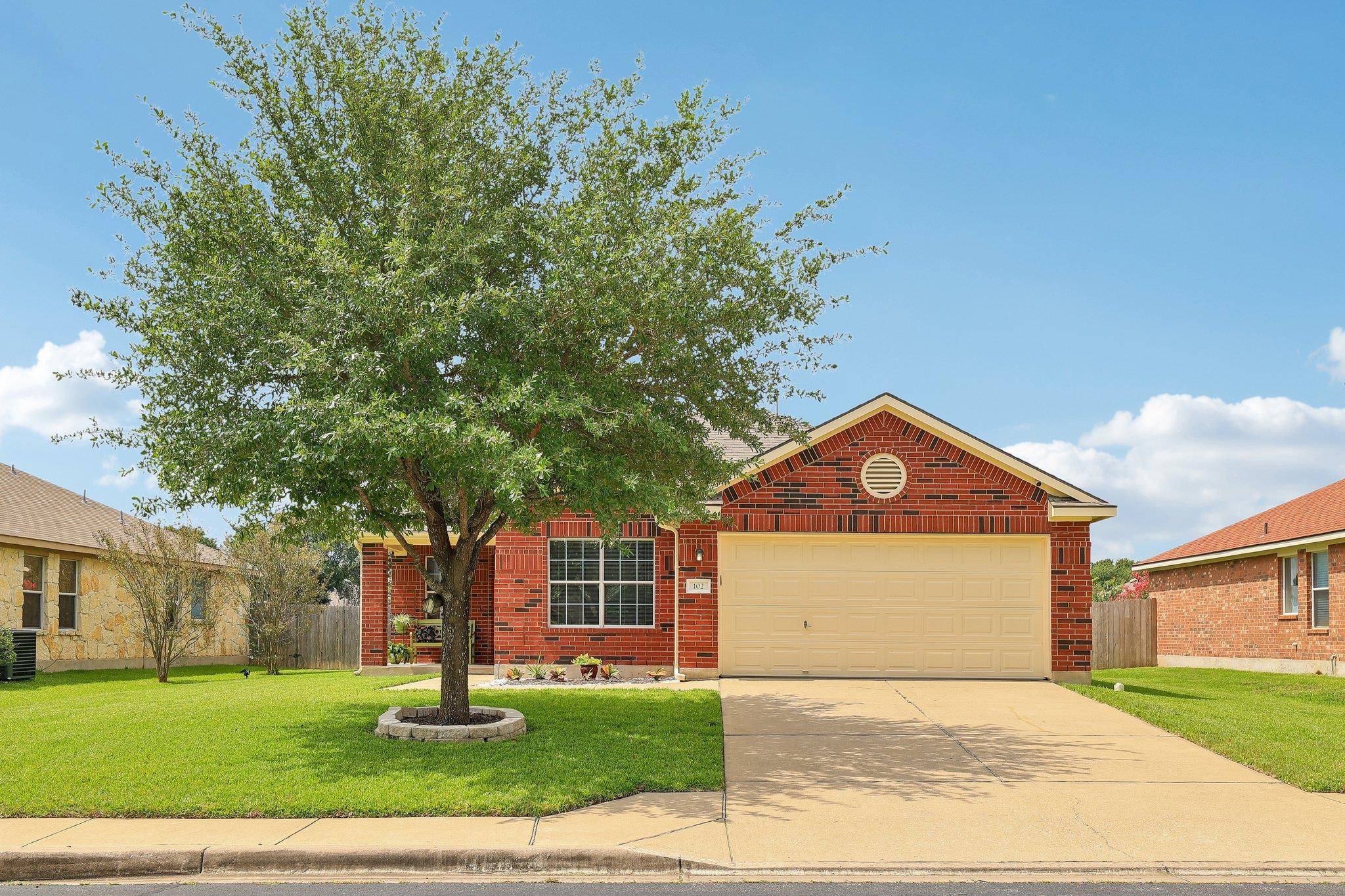 102 Thompson TRL, Bastrop, TX 78602